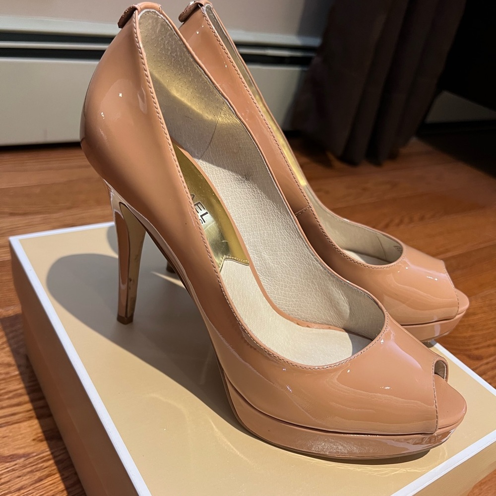 Michael Kors York Patent Leather Peep toe pump